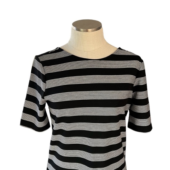 GAP T- Shirt Style Black and White Striped Dress with Scoop Back Size M - Picture 4 of 6